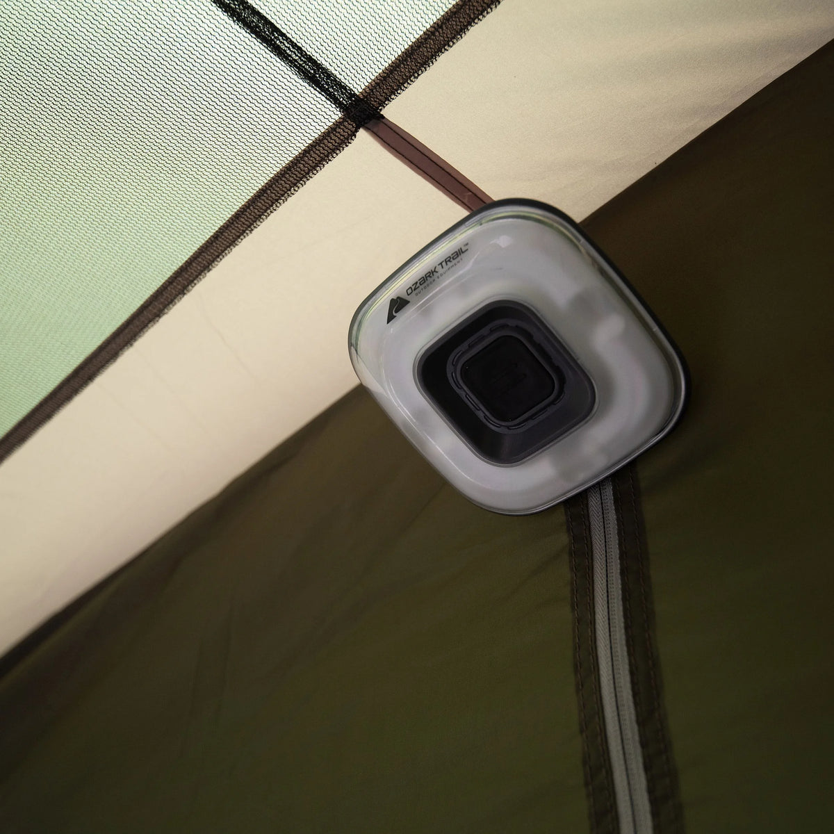 18-Person Cabin Tent with 3 Covered Entrances B438408